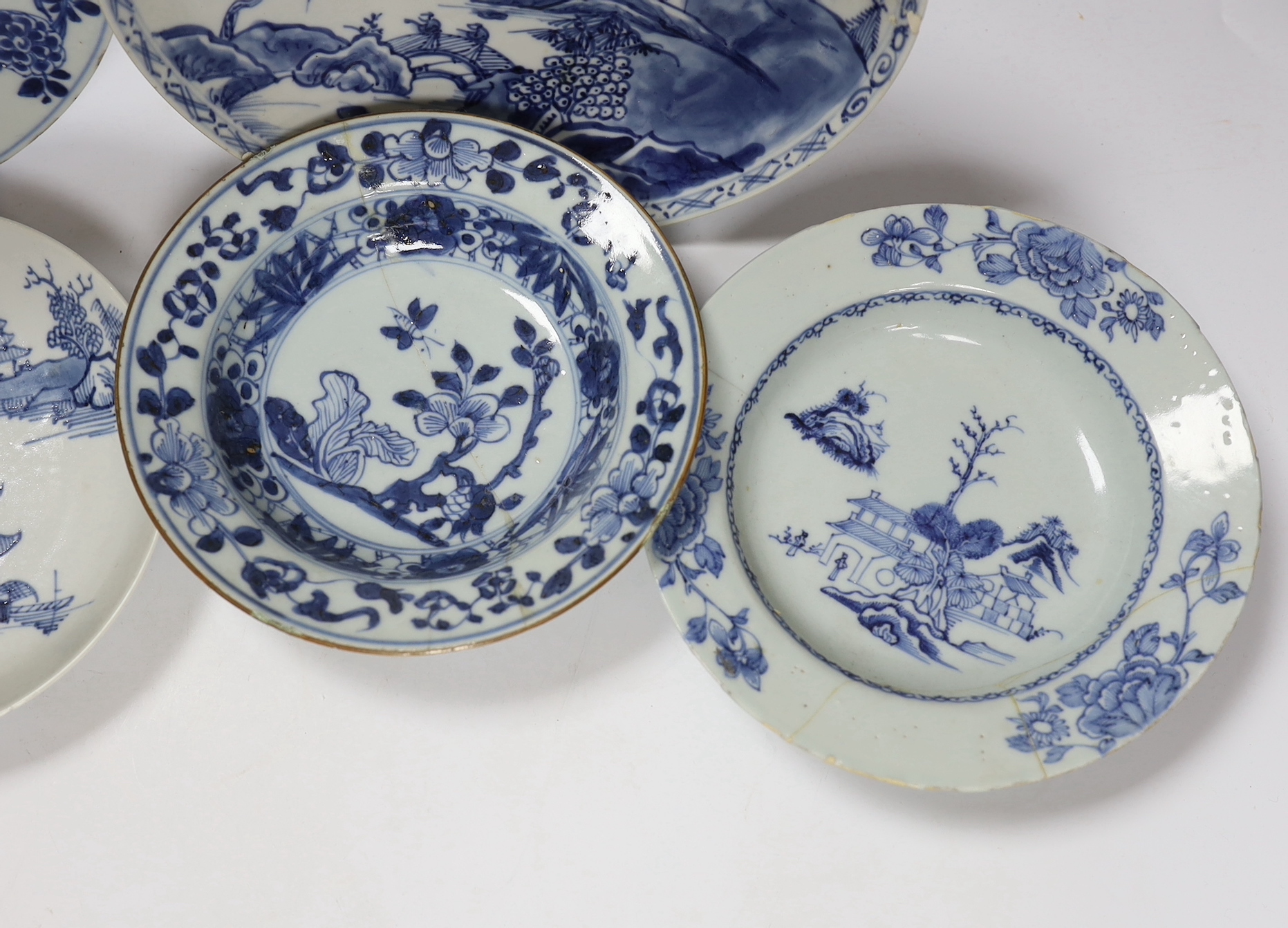 Six Chinese Export blue and white wall plates/dishes, 18th century and later, largest 22cm